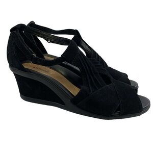 REDUCED! EARTH Black Suede Curvet Peep Toe Wedge Sandals size 8 wide - NIB!